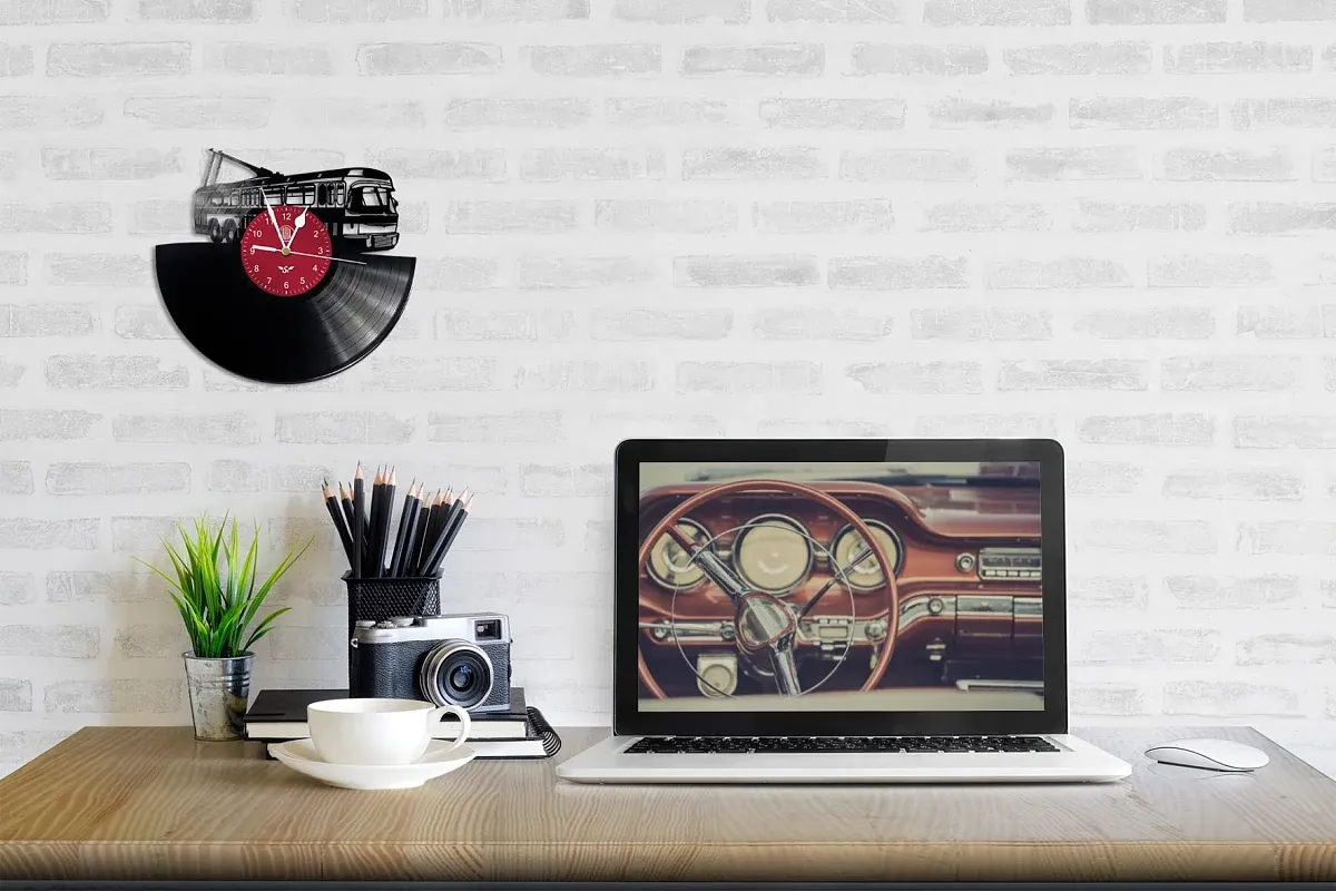 Vinyl record clock with Trolley  T401 motif