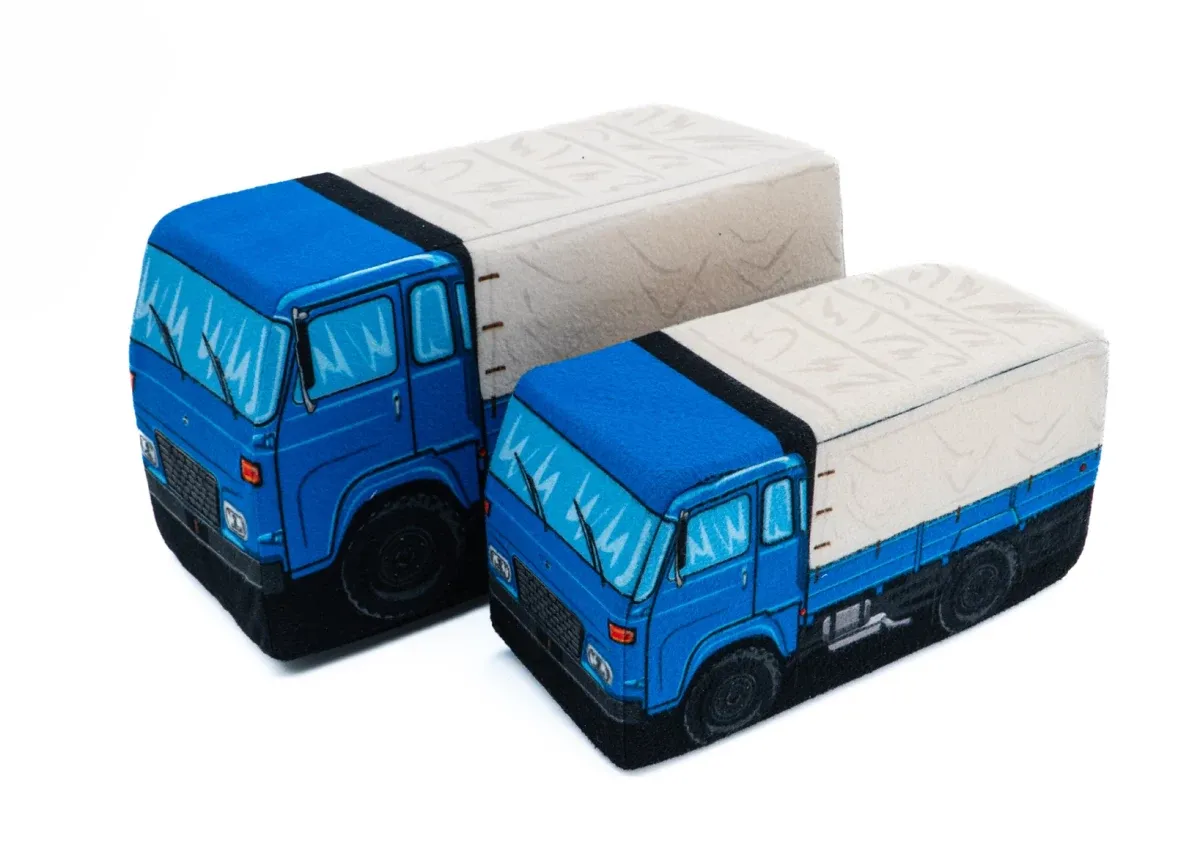 Plush cushion truck A20 1:22