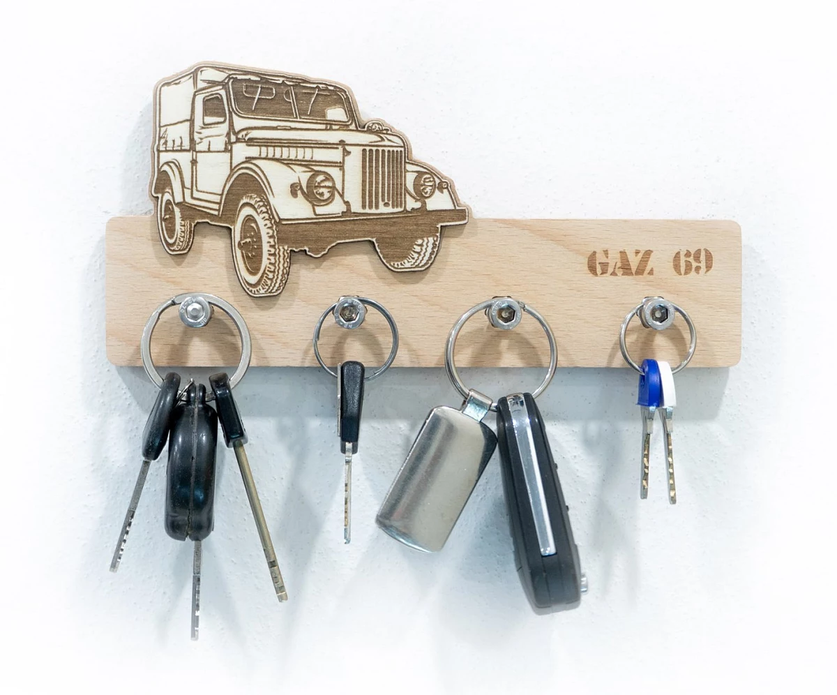 Wooden key hanger GAZ 69